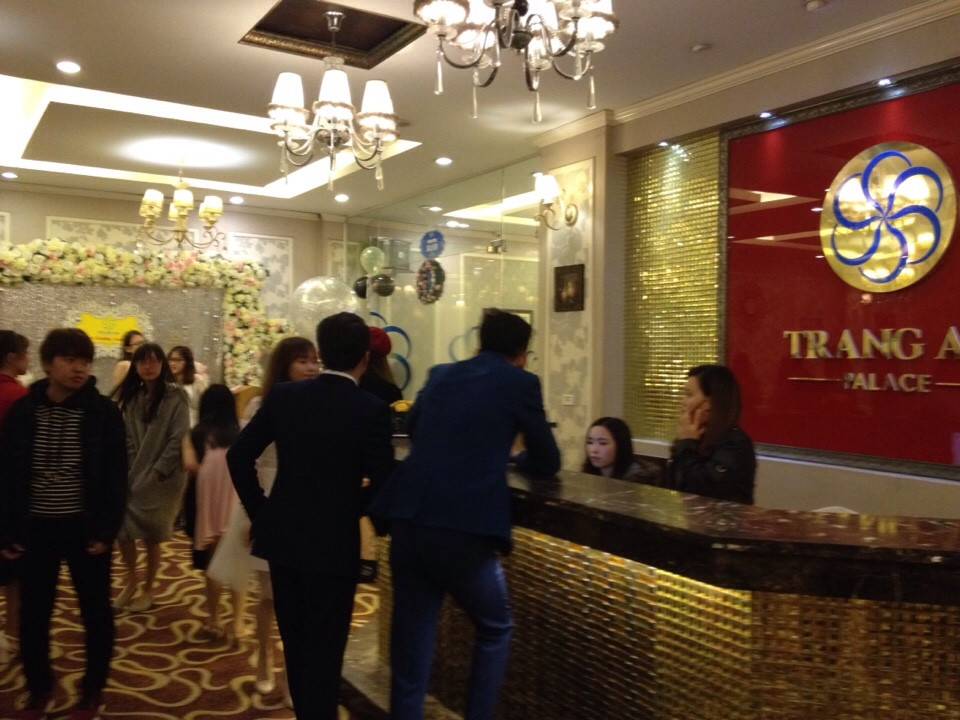 Không khí lúc nào cũng tấp nập, len lỏi vào mọi nơi mọi chỗ của Tràng An Palace