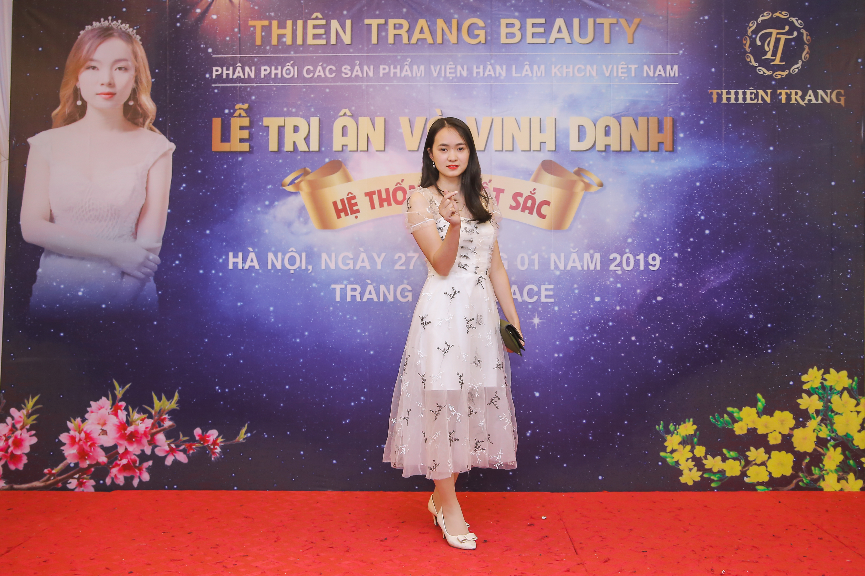 Banner lớn Thiên Trang Beauty tổ chức tiệc vinh danh