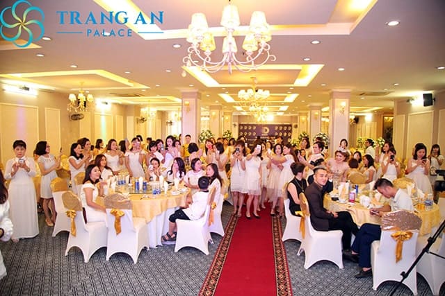 Tổ chức hội nghị khách hàng được tổ chức ở Tràng An Palace